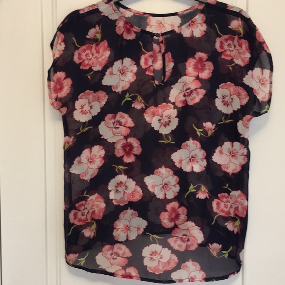 Forever 21 sheer floral blouse. Size S - Picture 3 of 5